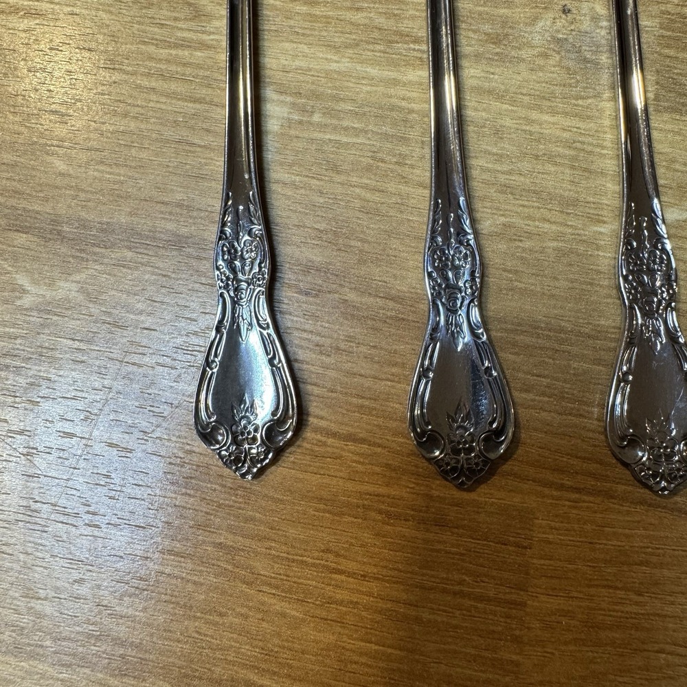 Set of 4 Oneida Distinction Deluxe KENNETT SQUARE stainless cocktail forks - Picture 11 of 13